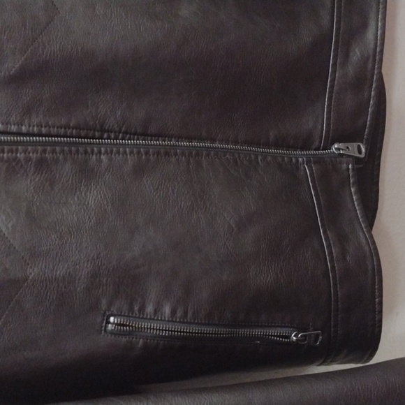 Levi's Black Faux Leather Bomber Jacket Men's Size Small - Picture 3 of 5